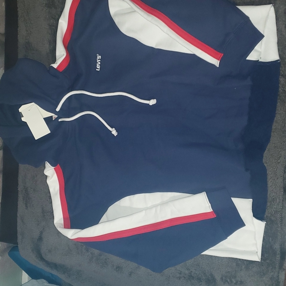 NWT! LEVI'S CROPPED WOMENS HOODIE